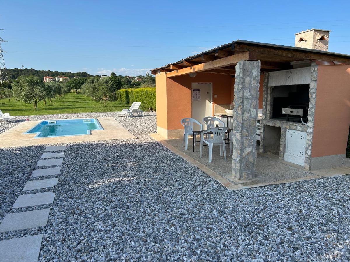 PUY Dora House With Wifi And Outdoor Swimming Pool 빌라 외부 사진